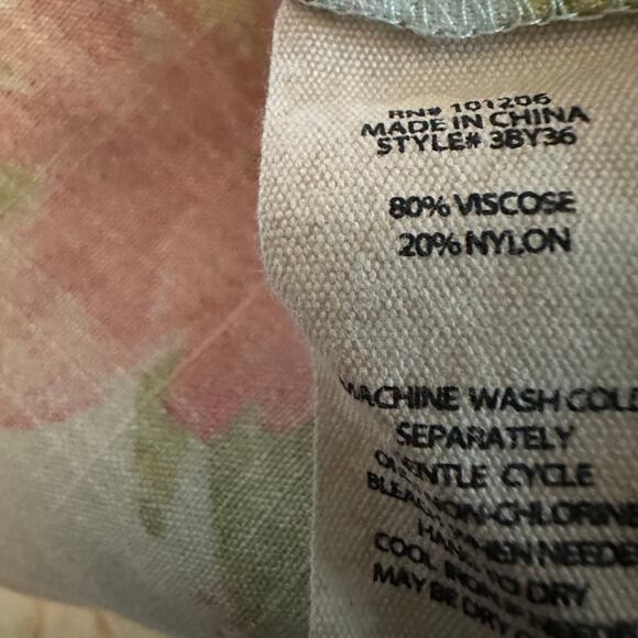 Soft Surroundings Merielle Floral Embroidered Tunic, Size Petite Medium - Picture 8 of 8